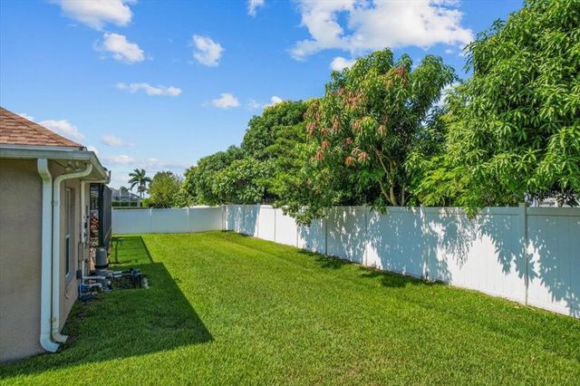 7352 BENT GRASS DRIVE, Winter Haven, FL 33884
