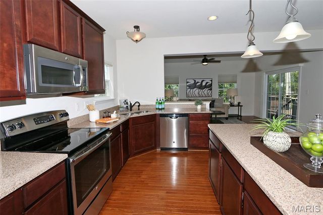 10925 Clydesdale Manors Court, St Louis, MO 63123