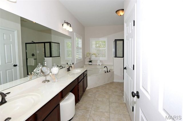 10925 Clydesdale Manors Court, St Louis, MO 63123