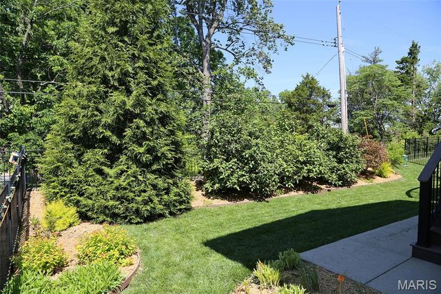 10925 Clydesdale Manors Court, St Louis, MO 63123