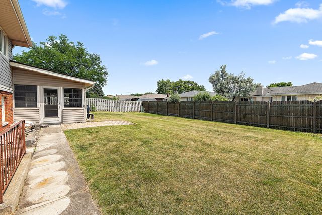 7617 Sycamore Drive, Orland Park, IL 60462