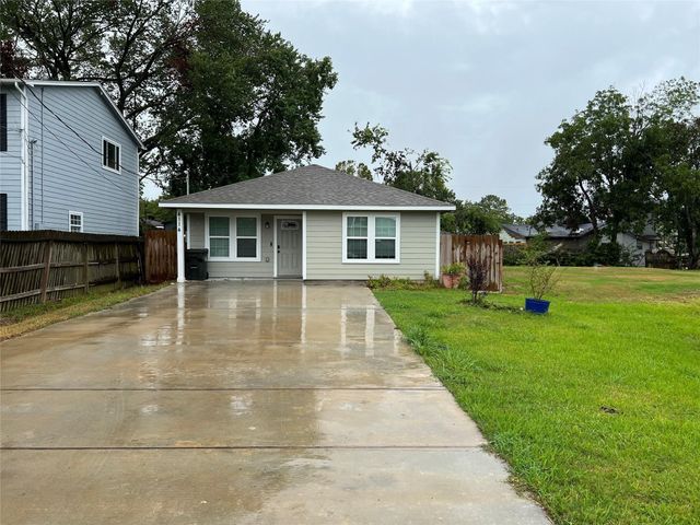 4114 Brown Street, Bacliff, TX 77518