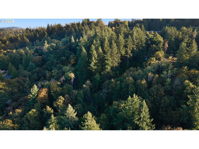 841 W NW GREENLEAF Rd, Portland, OR 97229