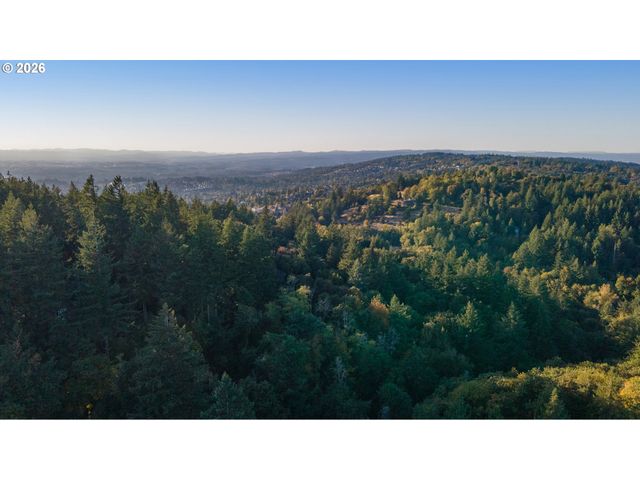841 W NW GREENLEAF Rd, Portland, OR 97229