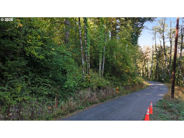 841 W NW GREENLEAF Rd, Portland, OR 97229