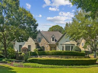 5318 Brooke Farm Drive, Dunwoody, GA 30338