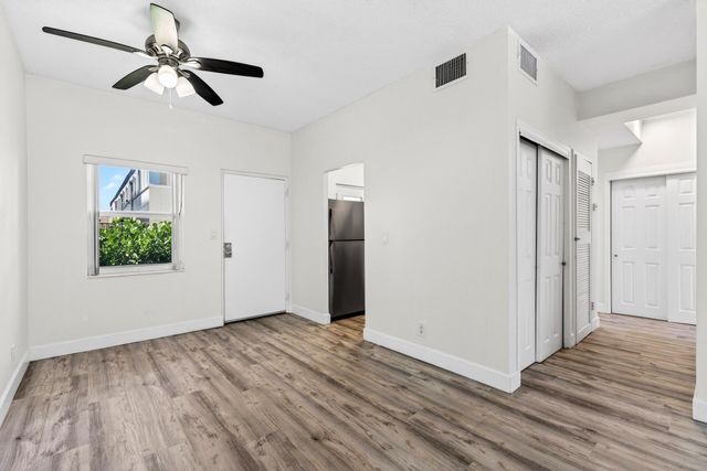 2555 NE 11th Street 104, Fort Lauderdale, FL 33304