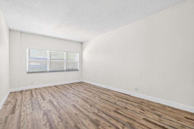 2555 NE 11th Street 104, Fort Lauderdale, FL 33304