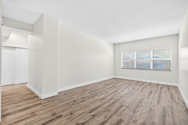 2555 NE 11th Street 104, Fort Lauderdale, FL 33304