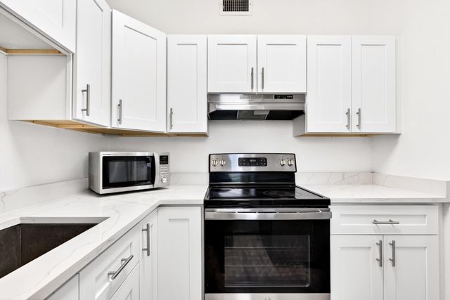 2555 NE 11th Street 104, Fort Lauderdale, FL 33304