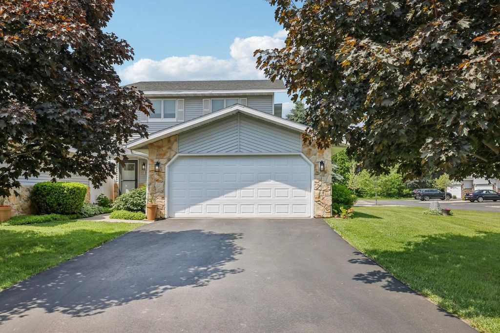 N4233 Alpine Village Lane #1, Cambridge, WI 53523