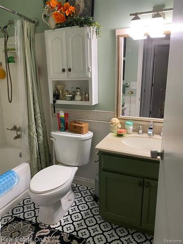 37567 Barkridge Circle 59, Westland, MI 48185