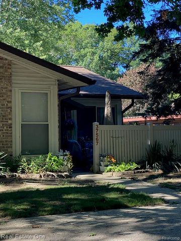 37567 Barkridge Circle 59, Westland, MI 48185