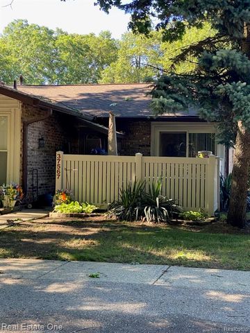 37567 Barkridge Circle 59, Westland, MI 48185
