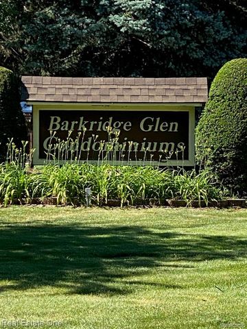 37567 Barkridge Circle 59, Westland, MI 48185