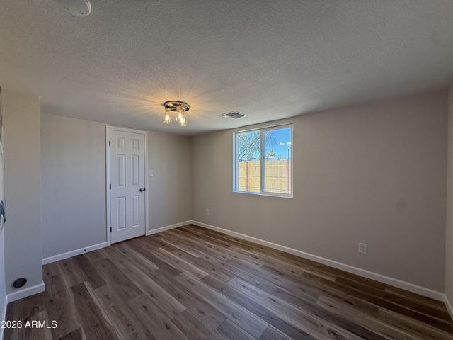 209 E JONES Avenue, Phoenix, AZ 85040