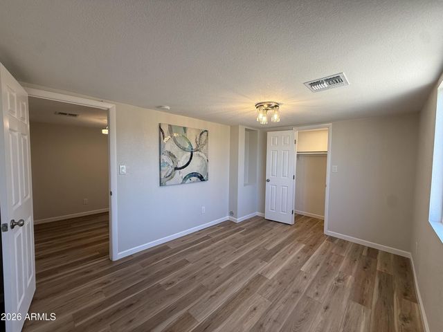 209 E JONES Avenue, Phoenix, AZ 85040