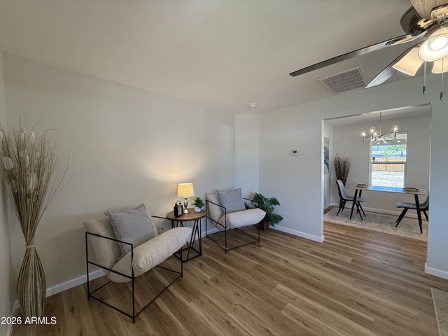 209 E JONES Avenue, Phoenix, AZ 85040