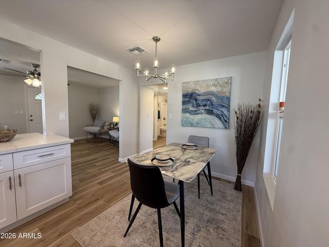 209 E JONES Avenue, Phoenix, AZ 85040