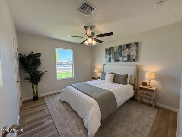 209 E JONES Avenue, Phoenix, AZ 85040