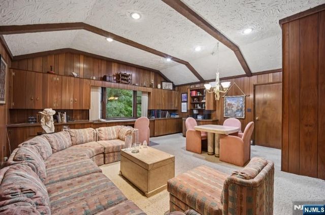 19 Bear Brook Lane, Livingston, NJ 07039