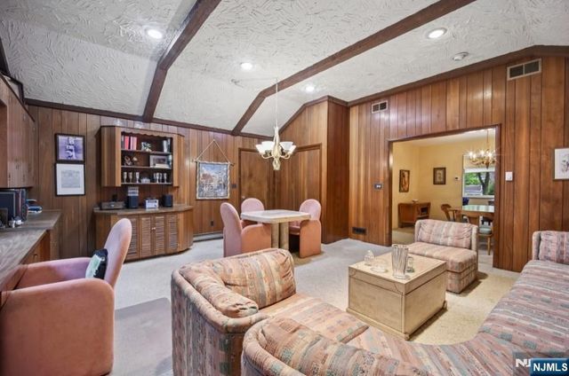 19 Bear Brook Lane, Livingston, NJ 07039