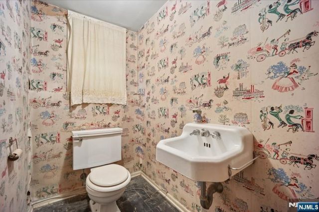 19 Bear Brook Lane, Livingston, NJ 07039