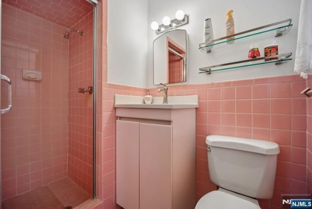 19 Bear Brook Lane, Livingston, NJ 07039