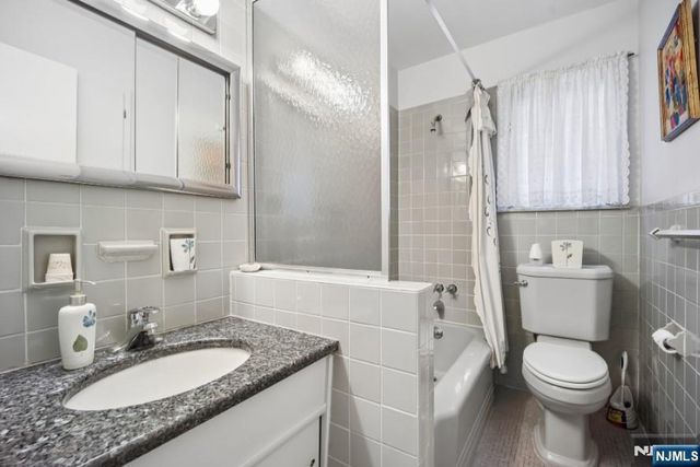 19 Bear Brook Lane, Livingston, NJ 07039