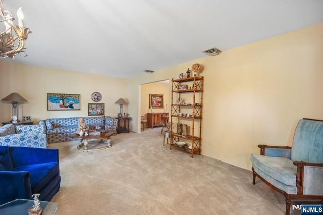 19 Bear Brook Lane, Livingston, NJ 07039