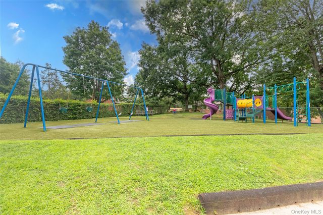 10 Fieldstone Drive 333, Hartsdale, NY 10530