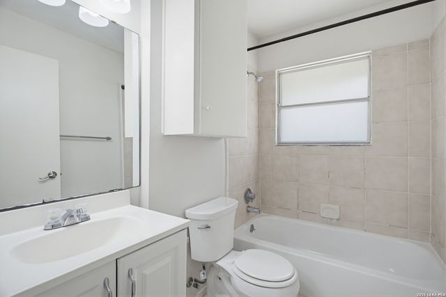 2125 E Lawndale Dr, San Antonio, TX 78209