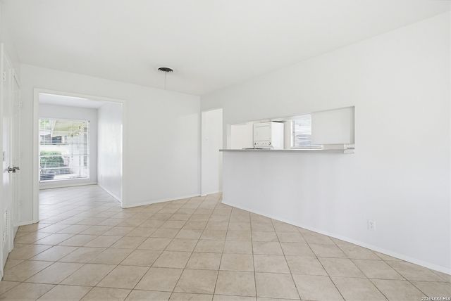 2125 E Lawndale Dr, San Antonio, TX 78209