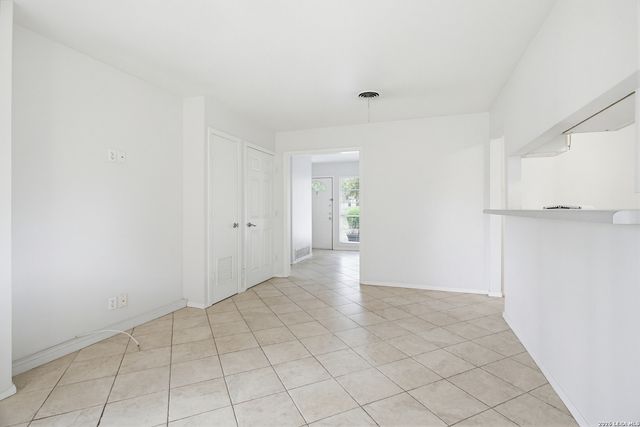 2125 E Lawndale Dr, San Antonio, TX 78209