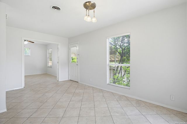 2125 E Lawndale Dr, San Antonio, TX 78209