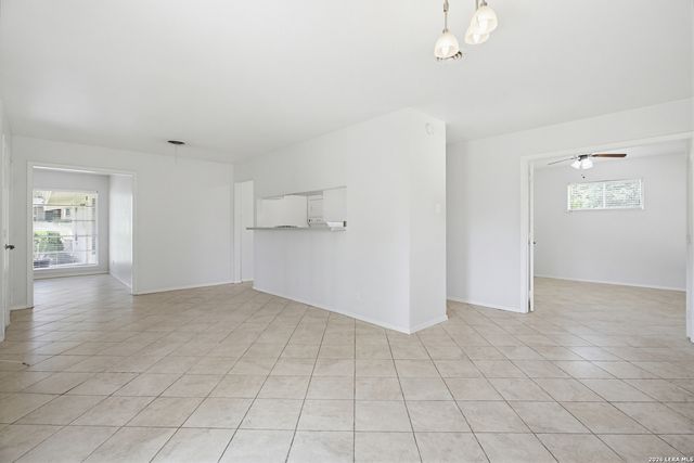 2125 E Lawndale Dr, San Antonio, TX 78209