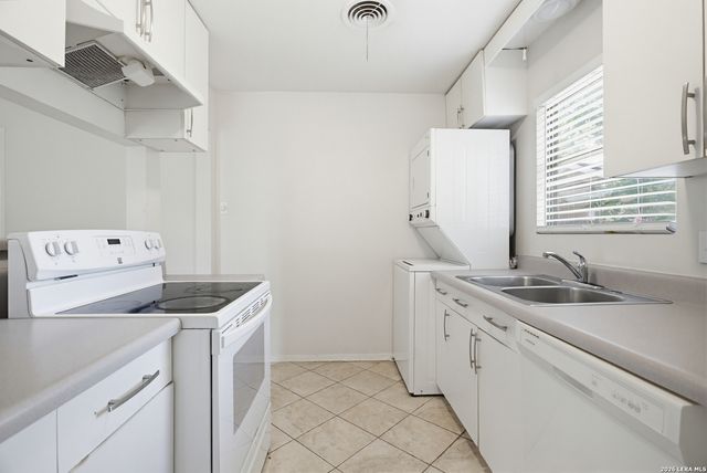 2125 E Lawndale Dr, San Antonio, TX 78209