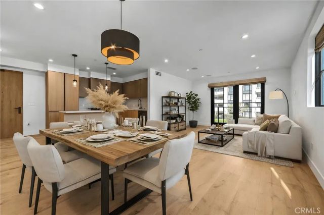 10352 Riverside Drive 203A, Toluca Lake, CA 91602