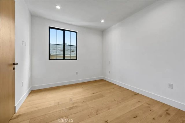 10352 Riverside Drive 203A, Toluca Lake, CA 91602