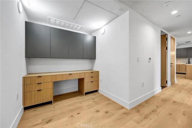 10352 Riverside Drive 203A, Toluca Lake, CA 91602