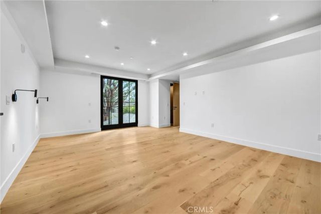 10352 Riverside Drive 203A, Toluca Lake, CA 91602