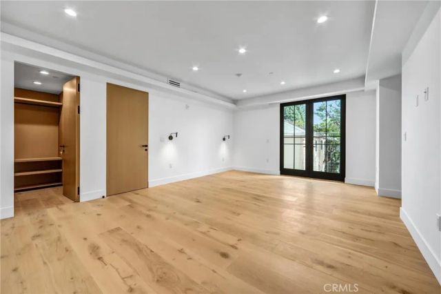 10352 Riverside Drive 203A, Toluca Lake, CA 91602