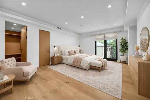 10352 Riverside Drive 203A, Toluca Lake, CA 91602