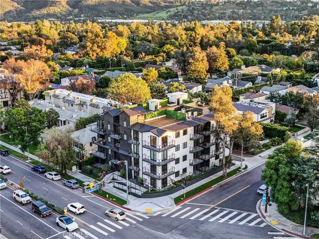 10352 Riverside Drive 203A, Toluca Lake, CA 91602