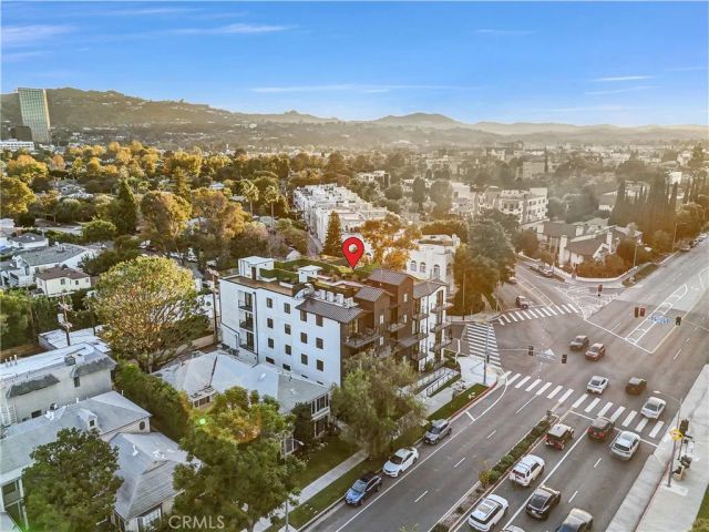 10352 Riverside Drive 203A, Toluca Lake, CA 91602