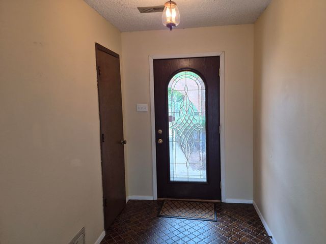 1020 Stuart Road NW, Albuquerque, NM 87114