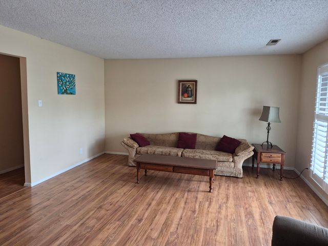1020 Stuart Road NW, Albuquerque, NM 87114