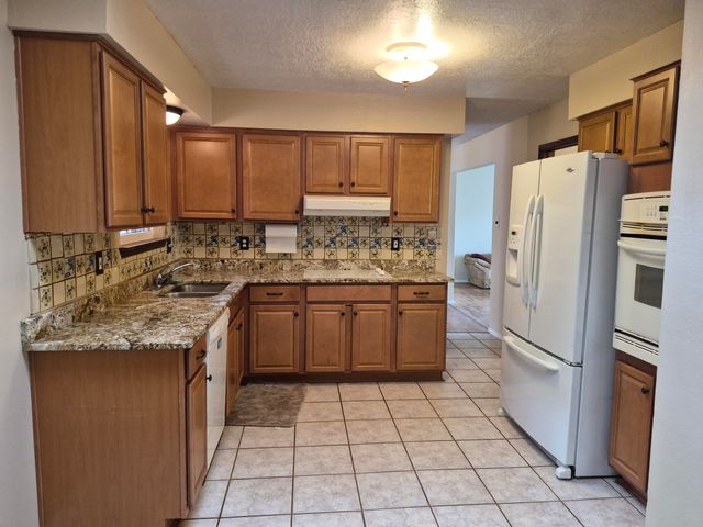 1020 Stuart Road NW, Albuquerque, NM 87114