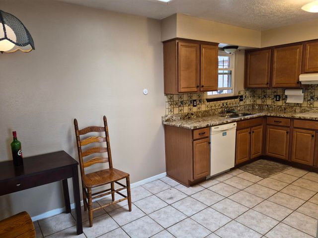 1020 Stuart Road NW, Albuquerque, NM 87114