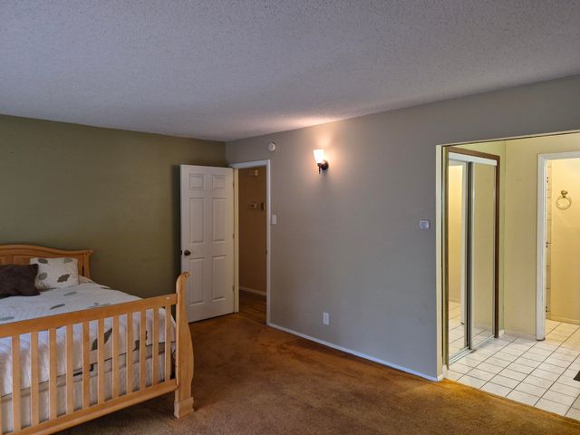 1020 Stuart Road NW, Albuquerque, NM 87114